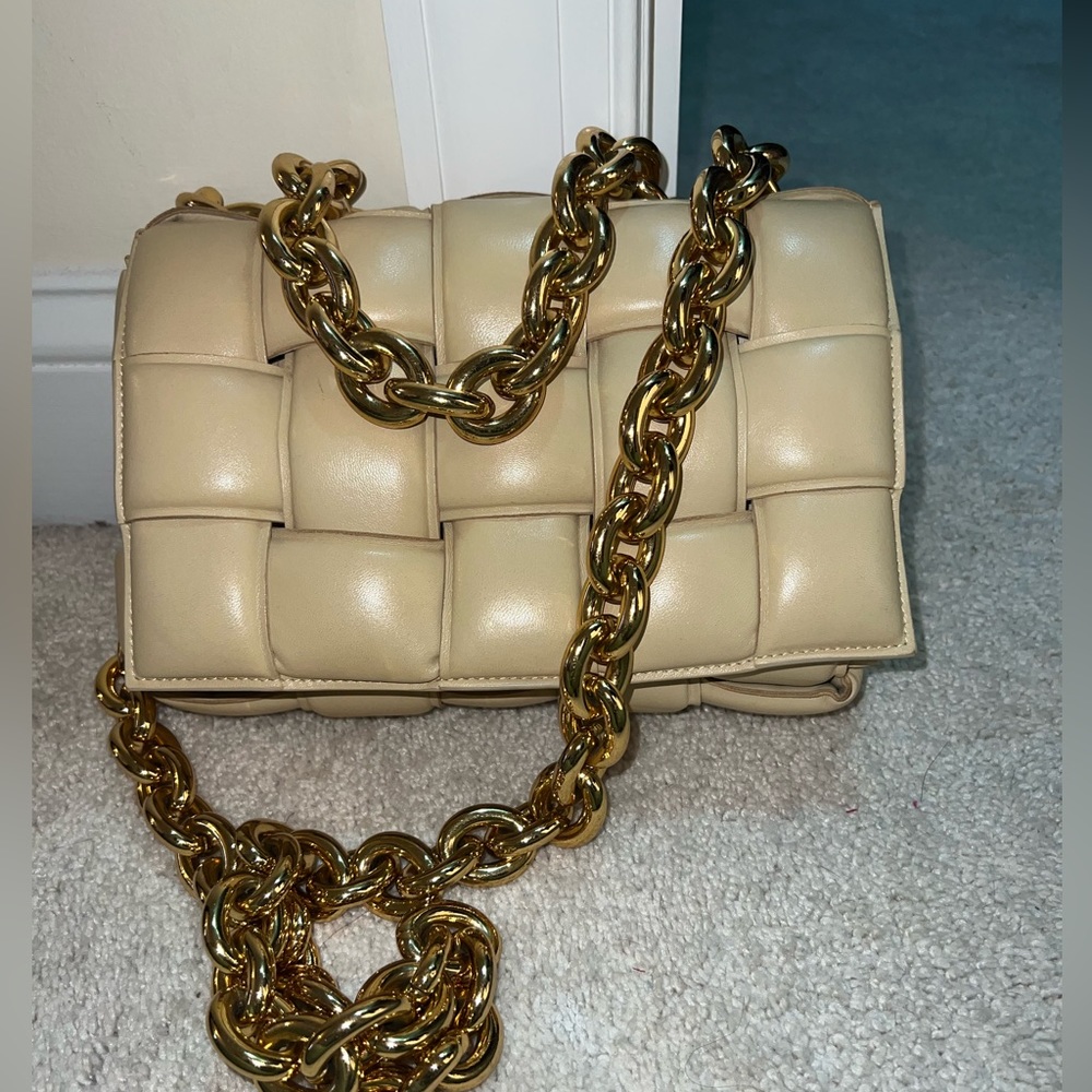 Bottega Veneta CHAIN CASSETTE BAG ALMOST NEW $5500 RETAIL PRICE